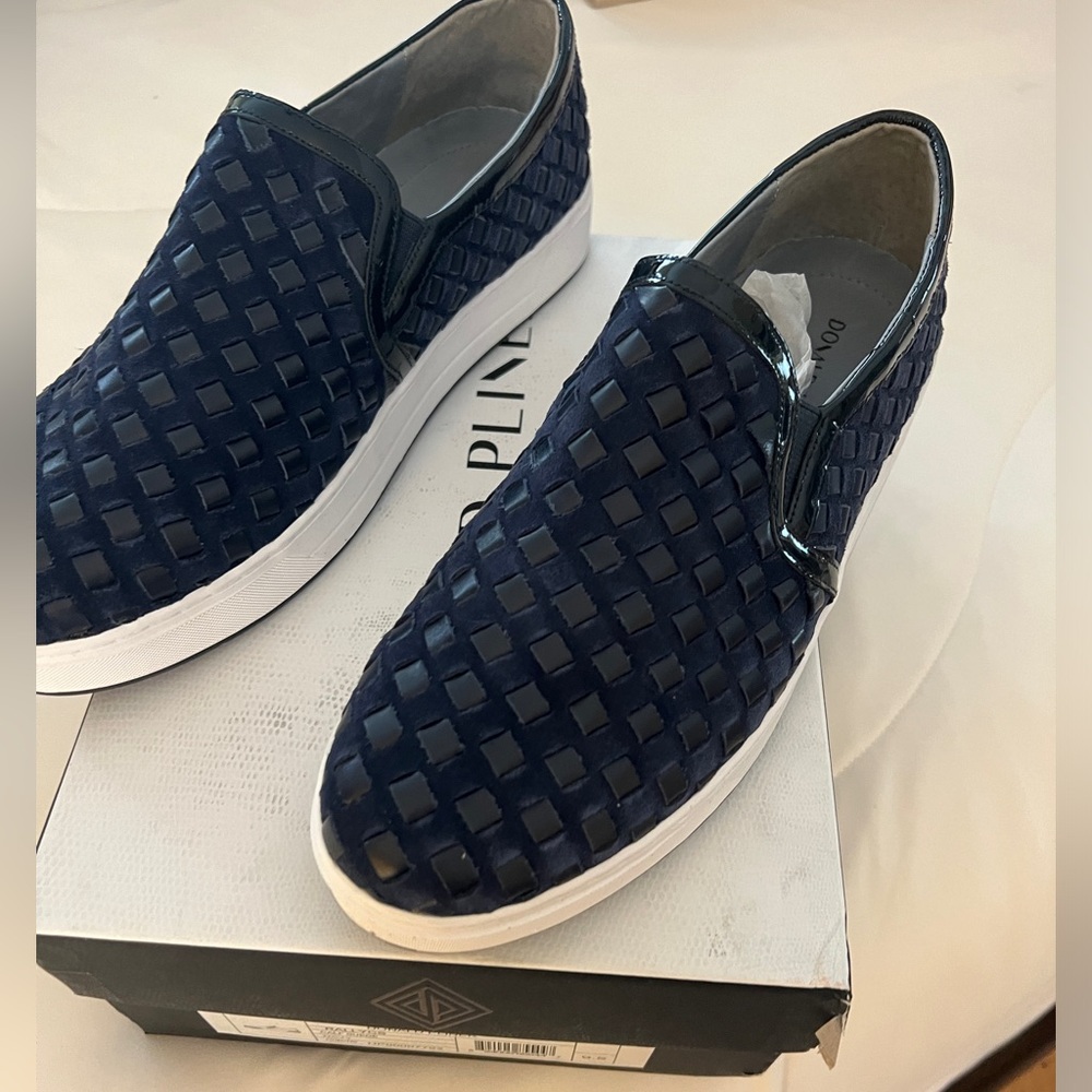 Donal Pliner slip on sneaks